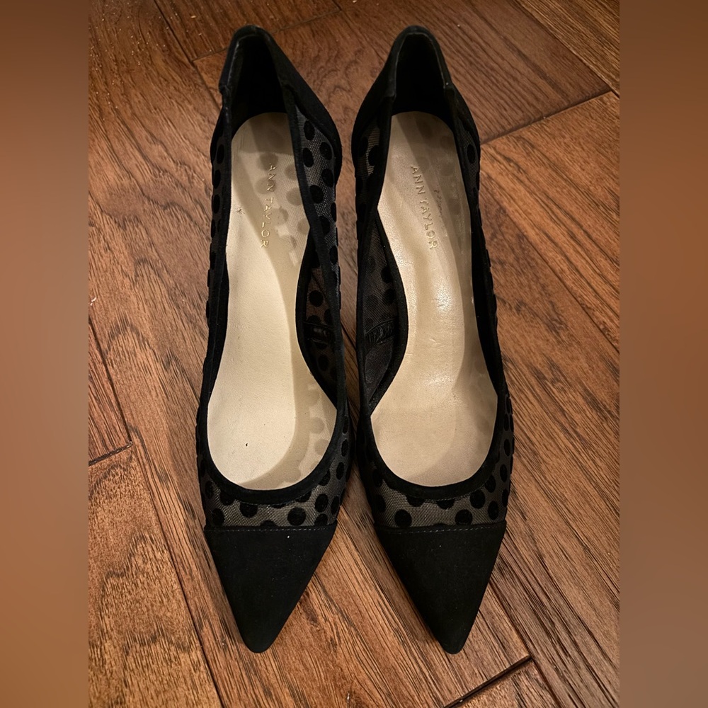 Ann Taylor Women’s Wyatt Black Polka Dot Suede Heels Pumps Size 6